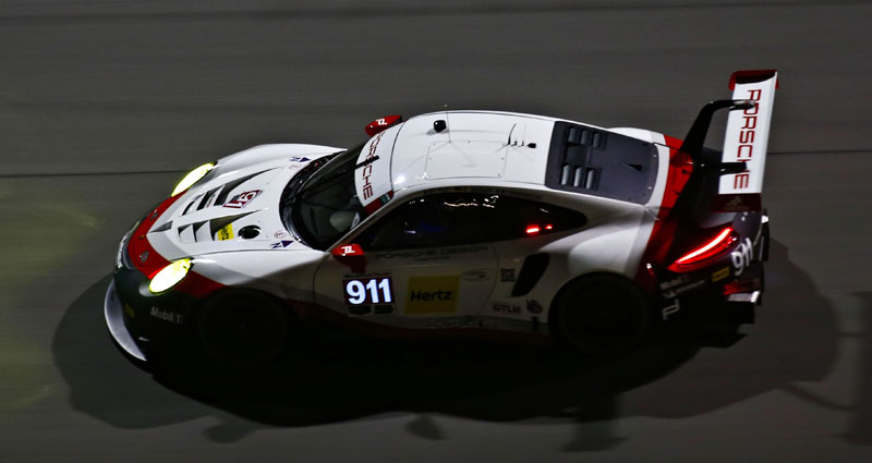 Porsche 911 RSR and 911 GT3 R at 2017 IMSA Daytona 24 Hours 